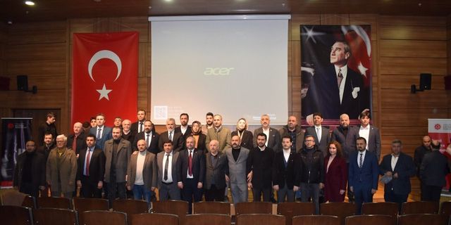 "Dezenformasyonla Nasıl Mücadele Edilir" paneli düzenlendi