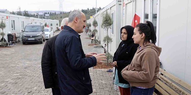 BAŞKAN OKAY, KONTEYNIR KENTTE VATANDAŞLARI ZİYARET ETTİ