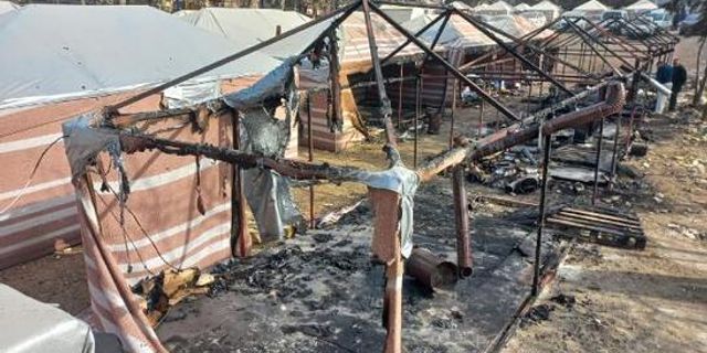 Kahramanmaraş'ta 7 çadır yandı, 2 depremzede yaralandı