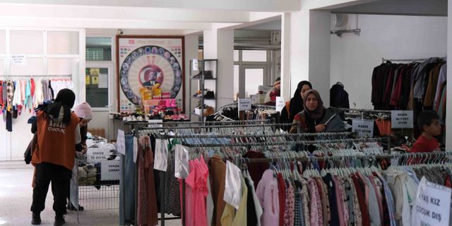 İHH İnsani Yardım Vakfı Bursa Şubesi, Elbistan'da giyim mağazası açtı