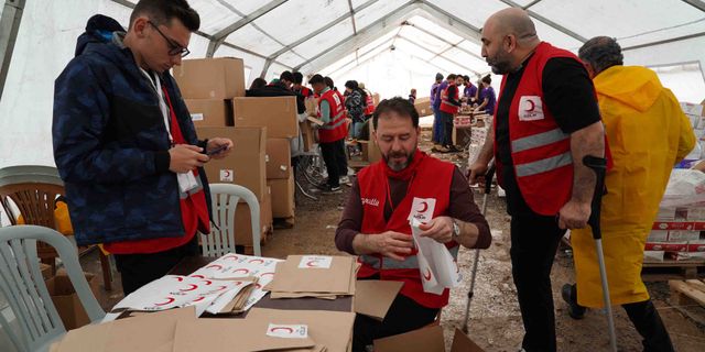 Engelli gönüllüler,Türk Kızılayın yardım faaliyetlerine katıldı