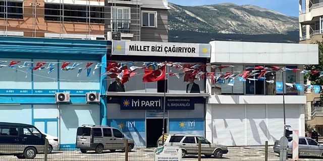 İYİ Parti Adeta Çöktü!