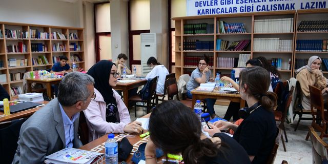 Başkan Güngör NFK’da Gençlerle Bir Araya Geldi