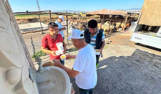 Dulkadiroğlu Belediyesi'nden Kurban Satış Noktasında Çorba İkramı