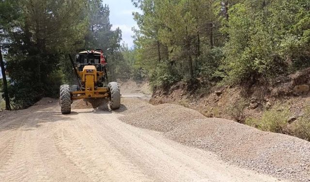 Büyükşehir Andırında Mahallelerin Yol İhtiyaçlarını Bir Bir Karşılıyor