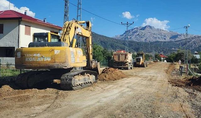 Büyükşehir, Göksun’da Bir Grup Yolunun Daha Standardını Artırıyor