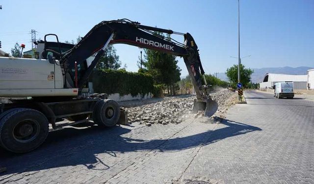 Büyükşehir, Onikişubat’ta Organize Sanayi ve Kavlaklı’nın Ulaşımını İyileştiriyor