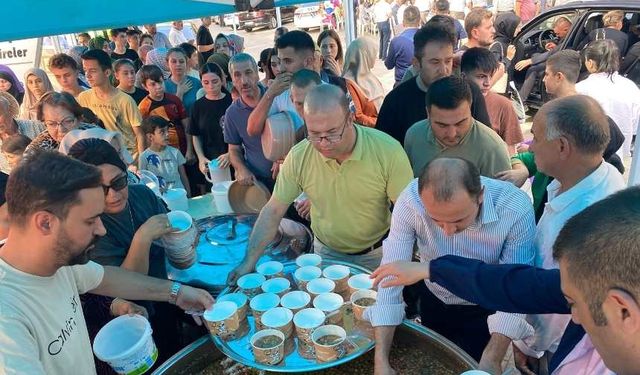 Kahramanmaraş’ta Terziler Odası’ndan aşure ikramı