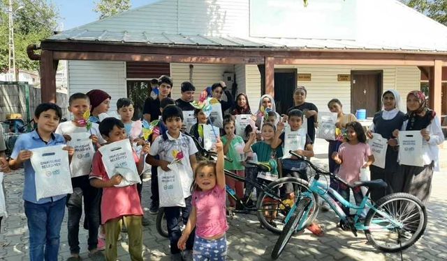 Kahramanmaraş'ta yaz kursunda başarılı öğrencilere bisiklet hediye edildi