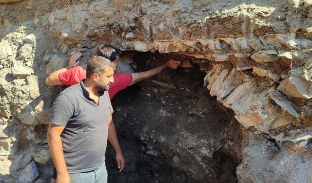 Kahramanmaraş'ta cami temeli kazısında tarihi kemer ve tünel bulundu