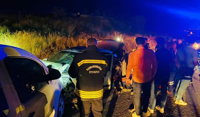 Kahramanmaraş'ta otomobille hafif ticari araç çarpıştı; 11 yaralı