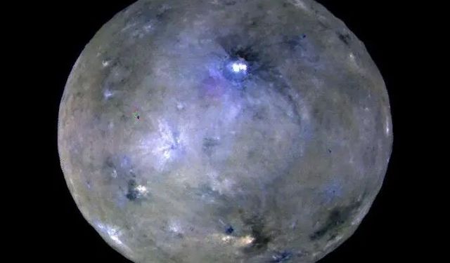 Mars ve Jüpiter arasında yer alan cüce gezegen Ceres'te yaşanabilirlik ihtimali