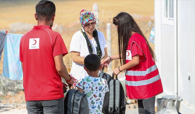 Türk Kızılay'dan deprem bölgesindeki yetimlere düzenli eğitim desteği