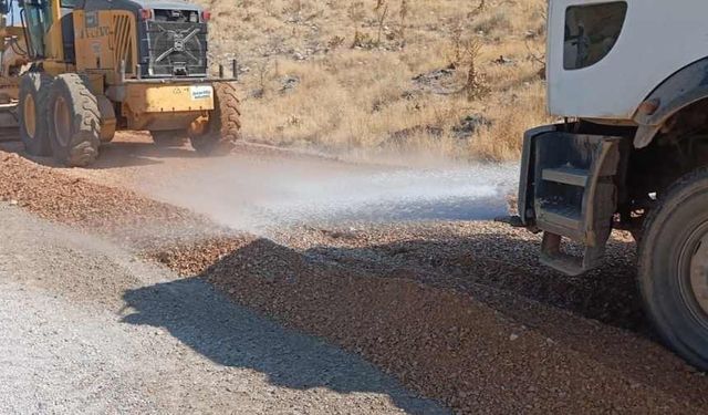 Büyükşehir Elbistan’da Yalıntaş - Aksakal Grup Yolunun Ulaşımını İyileştiriyor