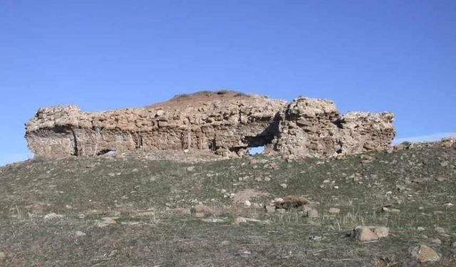 Ticaret yolu üzerindeki mimari eser; Kamereddin Hanı