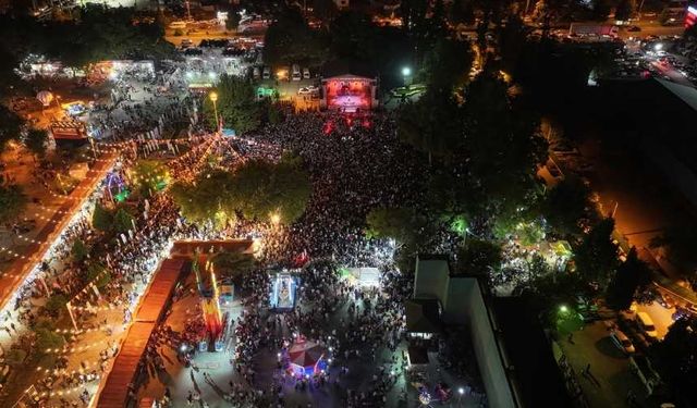 "Ağustos fuarı", depremin merkez üssü Kahramanmaraş'a moral oldu