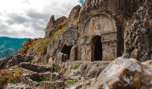 Kahramanmaraş’ın gizemli Kaya Mezarları