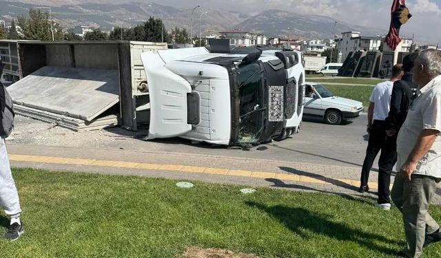 Kahramanmaraş’ta TIR kazası, bir yaralı