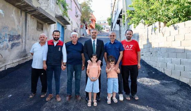 Dumlupınar Mahallesi sakinlerinden Başkan Toptaş’a asfalt teşekkürü