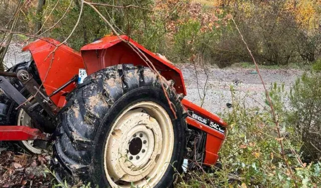 Ehliyetsiz sürücünün kontrolünden çıkan traktör devrildi: 1 ölü, 3 yaralı