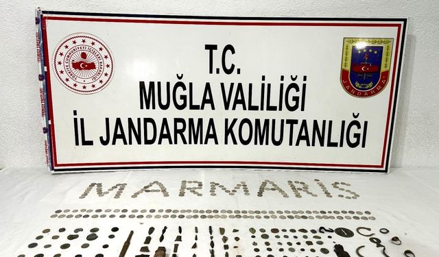 Tarihi eser kaçakçıları jandarmaya yakalandı