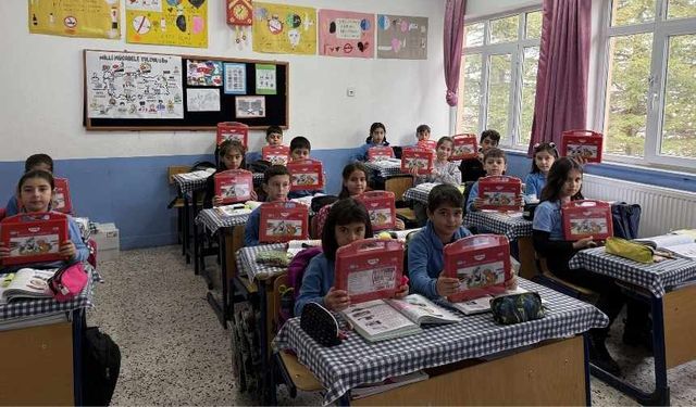 Kahramanmaraş'ta öğrenciler akranlarına destek oldu