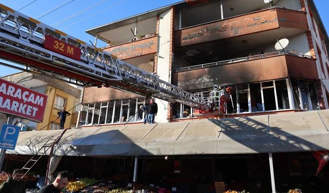 Kahramanmaraş'ta market deposunda yangın