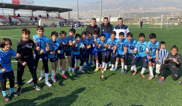 Helete Demirspor U-12 Ligi'nde şampiyon oldu