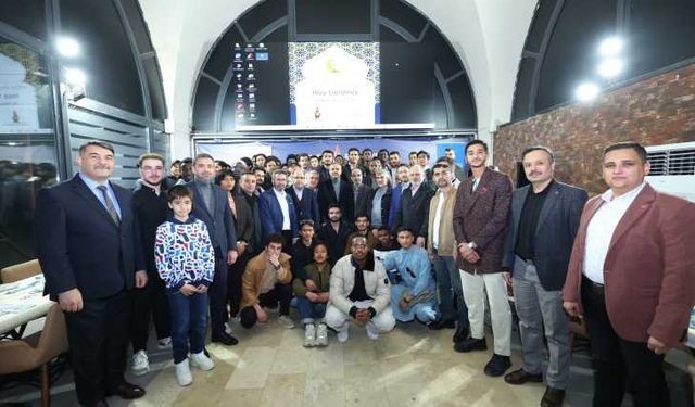 Başkan Toptaş, 63 ülkeden gelen öğrencilerle iftar sofrasında buluştu