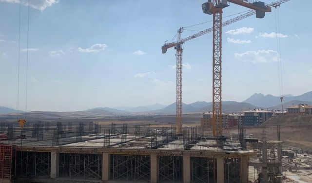 Afşin’de Yeni Devlet Hastanesi Yükseliyor