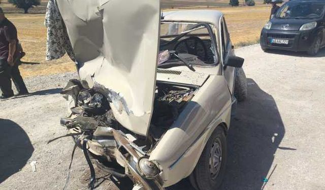 Afşin’de sıkışmalı trafik kazası: 2 yaralı