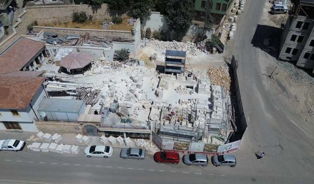 Tarihi Şekerli Camisi Aslına Uygun Şekilde Yeniden İnşa Ediliyor