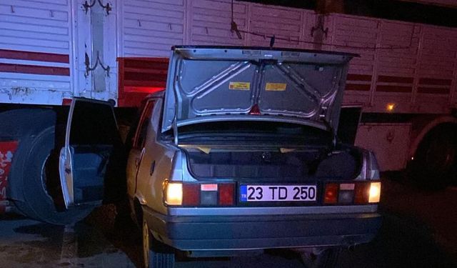 Kahramanmaraş'ta Otomobil TIR’a Saplandı!