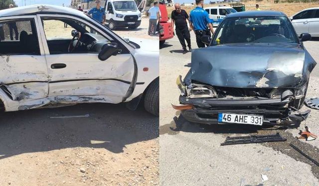 Kahramanmaraş’ta kontrolden çıkan iki otomobil çarpıştı
