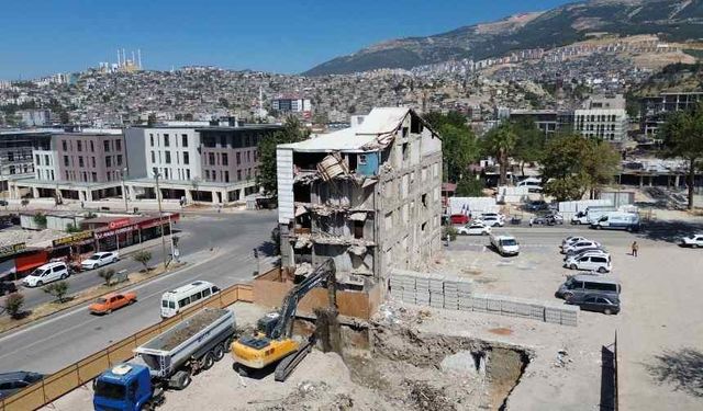 Kahramanmaraş’ın göbeğindeki bu bina ne olacak?