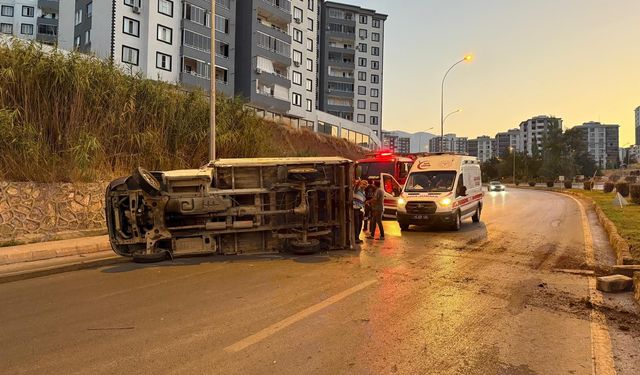 Kahramanmaraş’ta kontrolden çıkan kamyonet takla attı