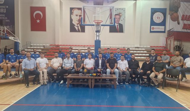 İstiklal Basketbol Kulübü’nde oyuncular tanıtıldı