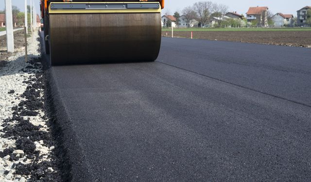 Kahramanmaraş’ın mahallelerinde yol işleri için düğmeye basıldı