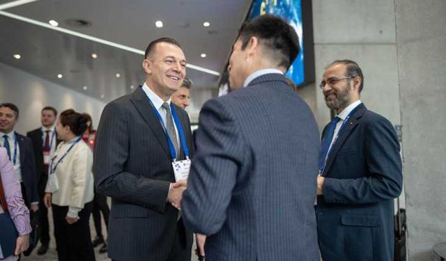 Kahramanmaraşlı Yusuf Kıraç, Dünya Uzay Yönetiminde
