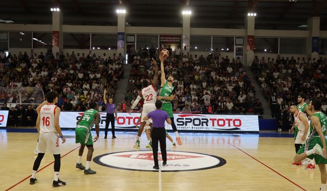 İstiklalspor Basketbol Takımı, Darüşşafaka’yı 75-70 mağlup etti