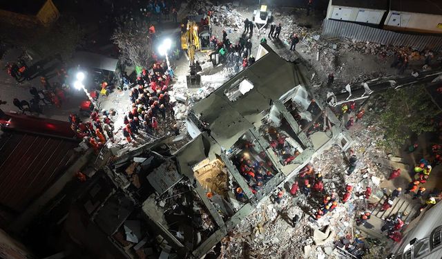 Çöken binada anne ve babanın da cansız bedenine ulaşıldı: 5 kişiden 1’i sağ kurtarıldı
