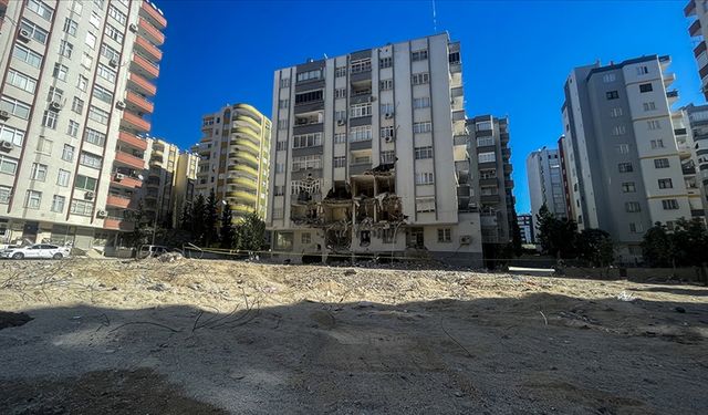 Yıkılan apartmanın müteahhidine 865 yıl hapis