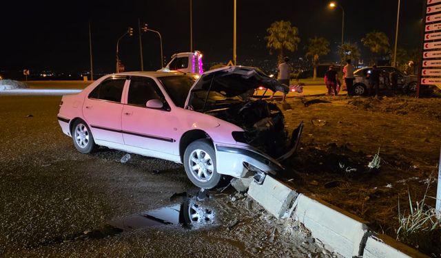 İki otomobilin çarpıştığı kazada 8 kişi yaralandı