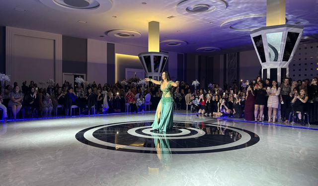 Oryantal Asena Kahramanmaraş’ı Salladı! Matinede Yer Kalmadı