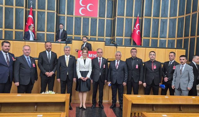 Devlet Bahçeli’ye Kahramanmaraş’ın simgesi hediye edildi