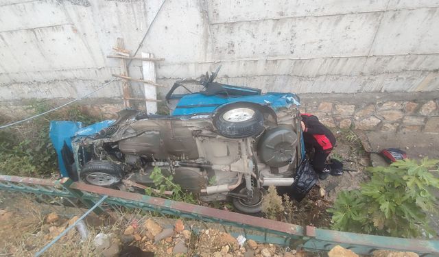 Kahramanmaraş’ta kontrolden çıkan otomobil kanala çakıldı