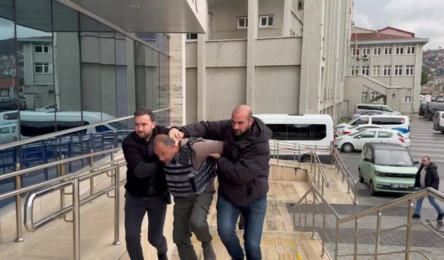 "Eşime neden baktın" diyen adamı bıçaklayarak ö*dürdü