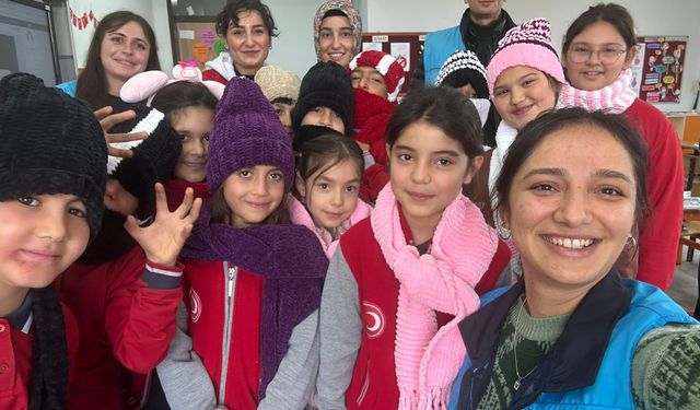 Afşin Yurdu Öğrencilerinden Köy Okullarına Sıcacık Destek