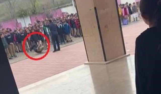 Okul müdürü, sinirlendiği öğrenciyi herkesin içinde darp etti