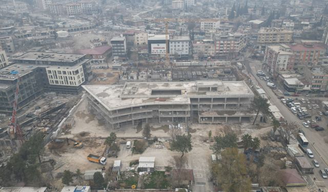 Yeni hükümet konağında inşa çalışmaları sürüyor